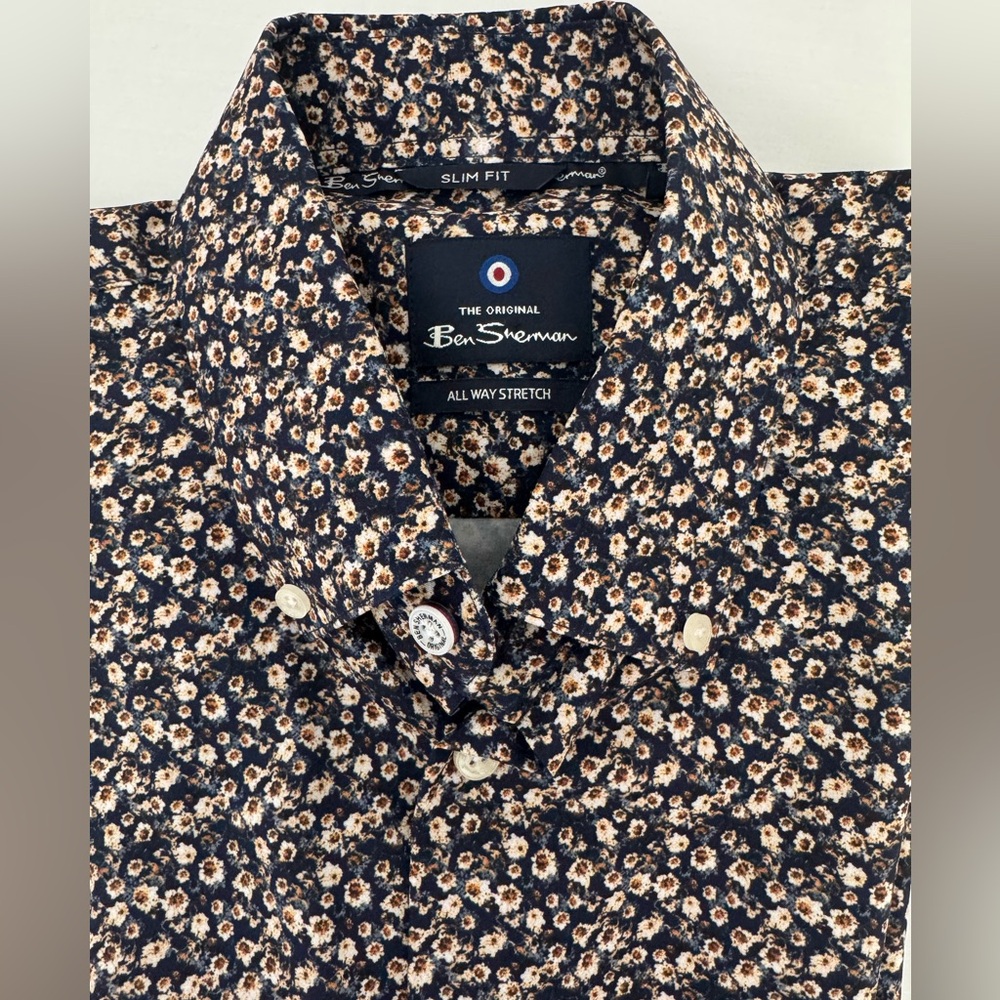 Men’s Ben Sherman wrinkle free all way stretch dress shirt Medium